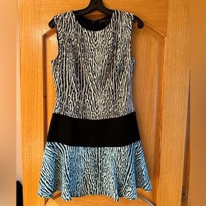 BCBG Maxazria Sleeveless Dress, Printed, Size 6, worn once, fully lined